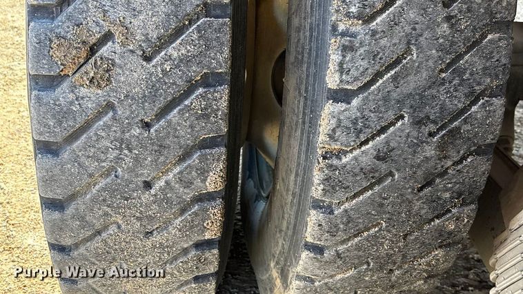 image for item ET4678 2012 International PayStar 5500i ready mix truck