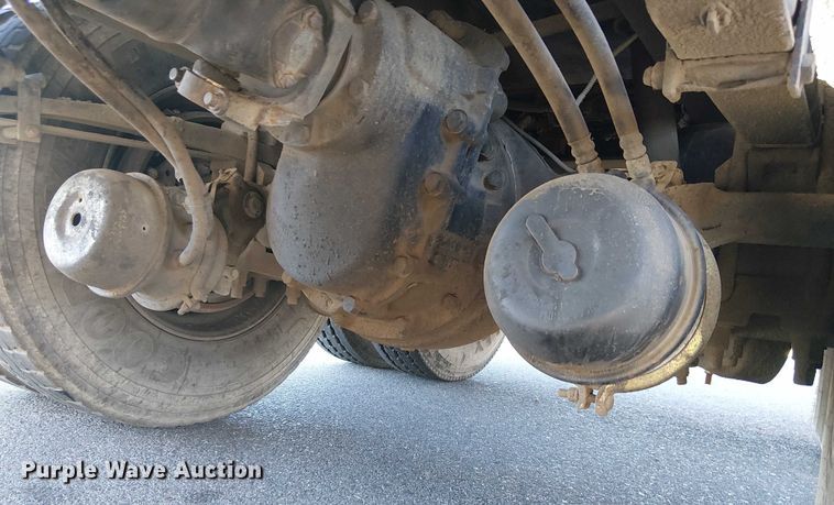 image for item EU2509 2010 Peterbilt 384 dump truck