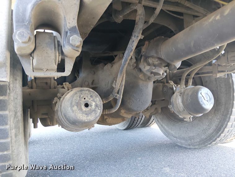 image for item EU2509 2010 Peterbilt 384 dump truck