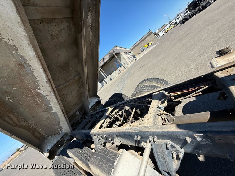 image for item EU2509 2010 Peterbilt 384 dump truck