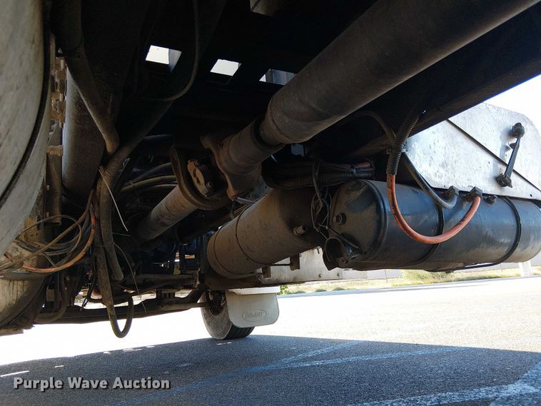 image for item EU2509 2010 Peterbilt 384 dump truck