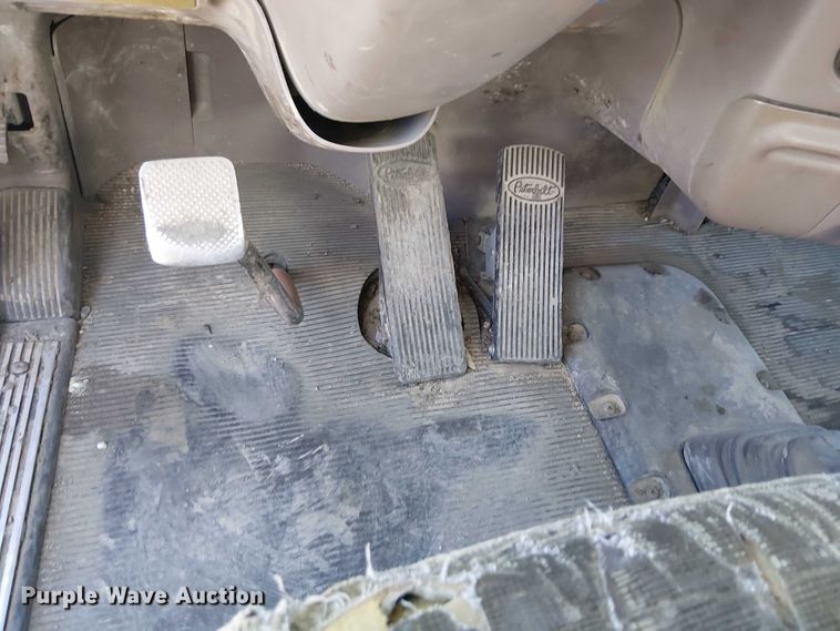 image for item EU2509 2010 Peterbilt 384 dump truck