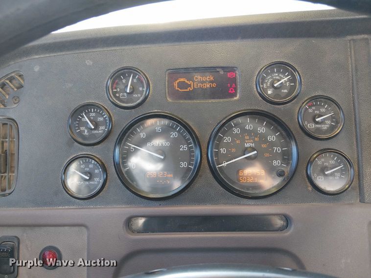 image for item EU2509 2010 Peterbilt 384 dump truck