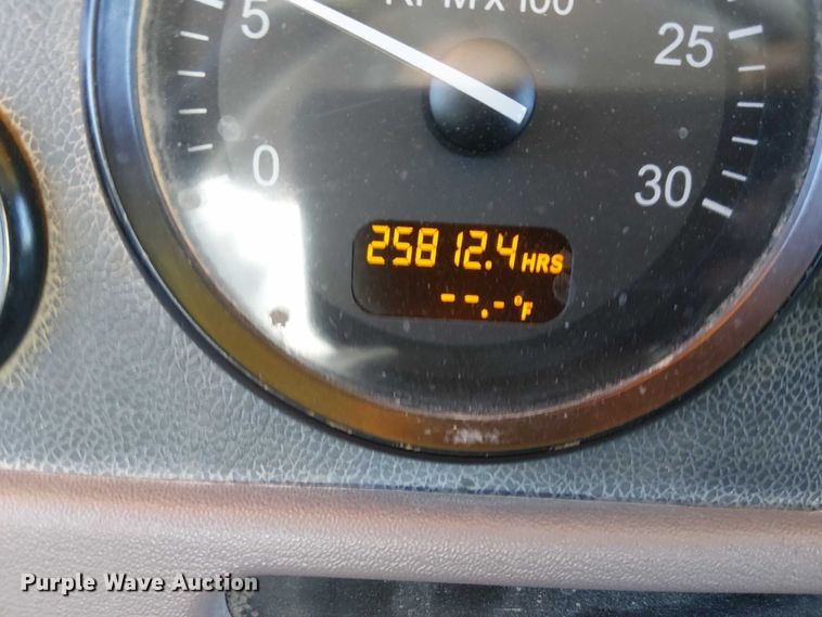 image for item EU2509 2010 Peterbilt 384 dump truck