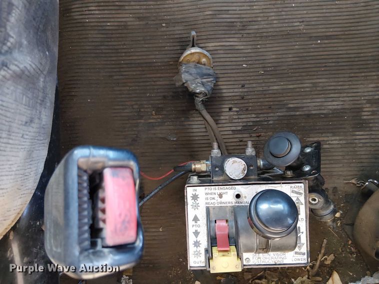 image for item EU2509 2010 Peterbilt 384 dump truck