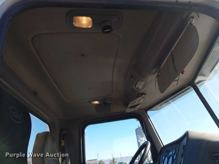 image for item EU2509 2010 Peterbilt 384 dump truck