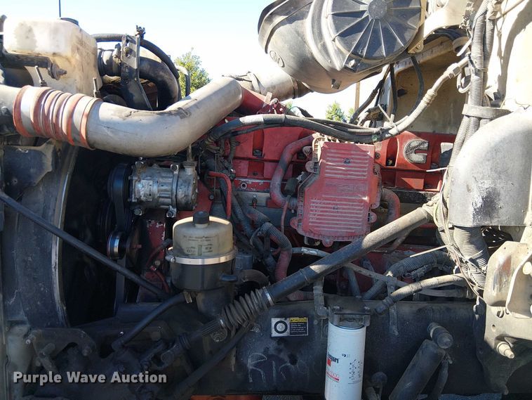 image for item EU2509 2010 Peterbilt 384 dump truck