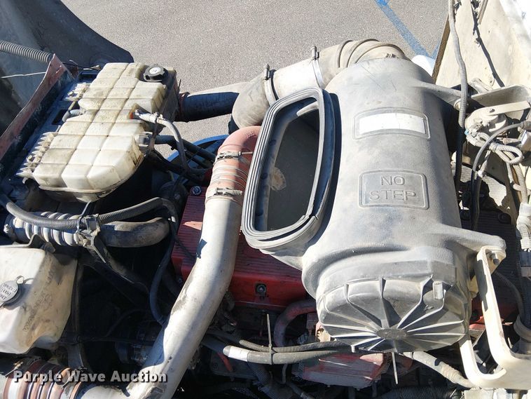 image for item EU2509 2010 Peterbilt 384 dump truck