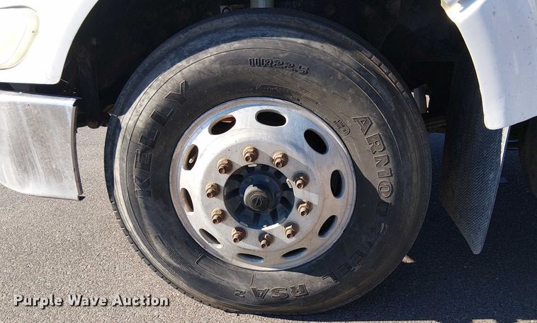 image for item EU2509 2010 Peterbilt 384 dump truck