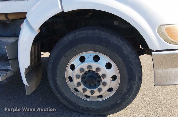 image for item EU2509 2010 Peterbilt 384 dump truck