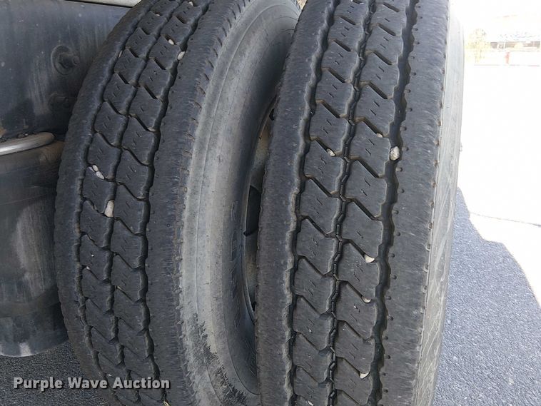 image for item EU2509 2010 Peterbilt 384 dump truck