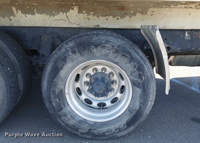 image for item EU2509 2010 Peterbilt 384 dump truck