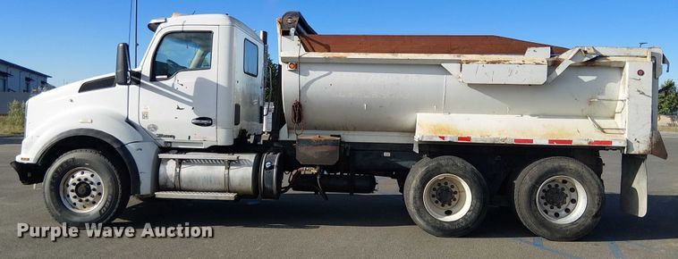 image for item EU2510 2016 Kenworth T880 dump truck