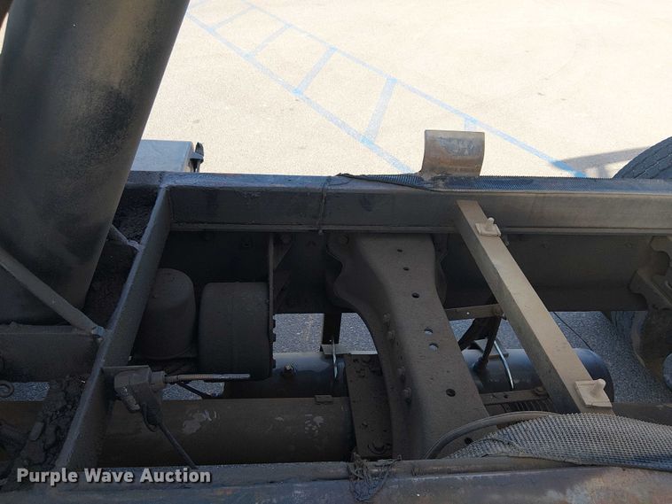 image for item EU2510 2016 Kenworth T880 dump truck