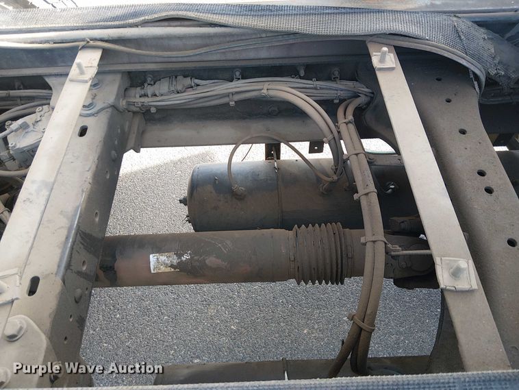 image for item EU2510 2016 Kenworth T880 dump truck