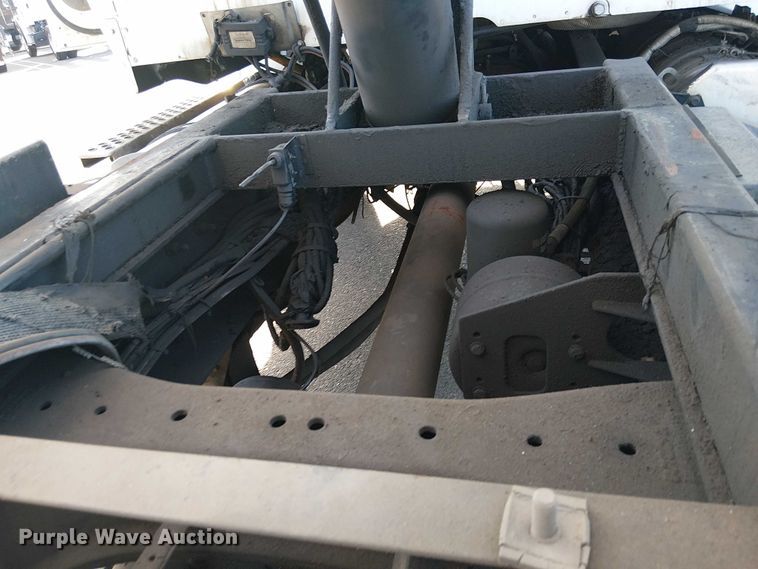 image for item EU2510 2016 Kenworth T880 dump truck