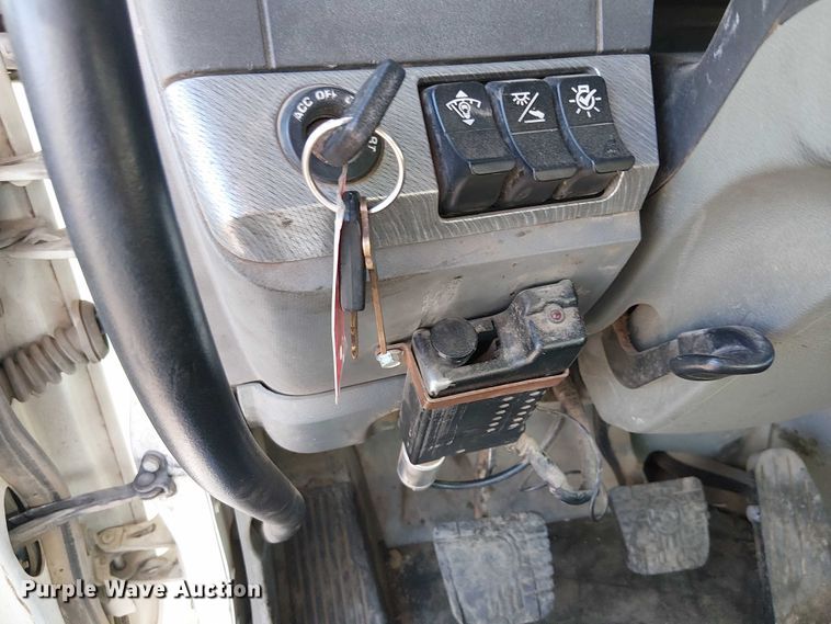 image for item EU2510 2016 Kenworth T880 dump truck