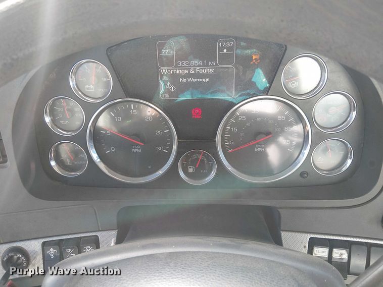 image for item EU2510 2016 Kenworth T880 dump truck