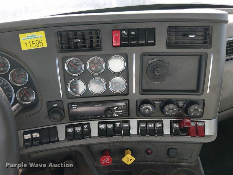 image for item EU2510 2016 Kenworth T880 dump truck