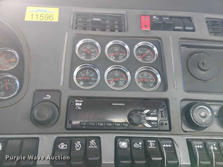 image for item EU2510 2016 Kenworth T880 dump truck