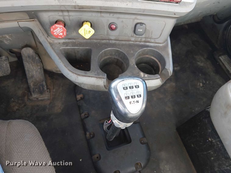 image for item EU2510 2016 Kenworth T880 dump truck