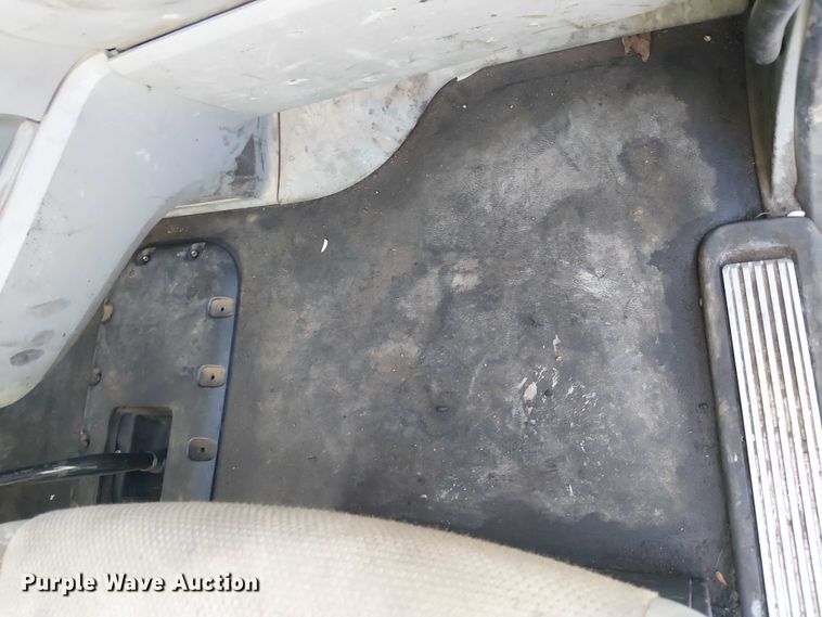 image for item EU2510 2016 Kenworth T880 dump truck