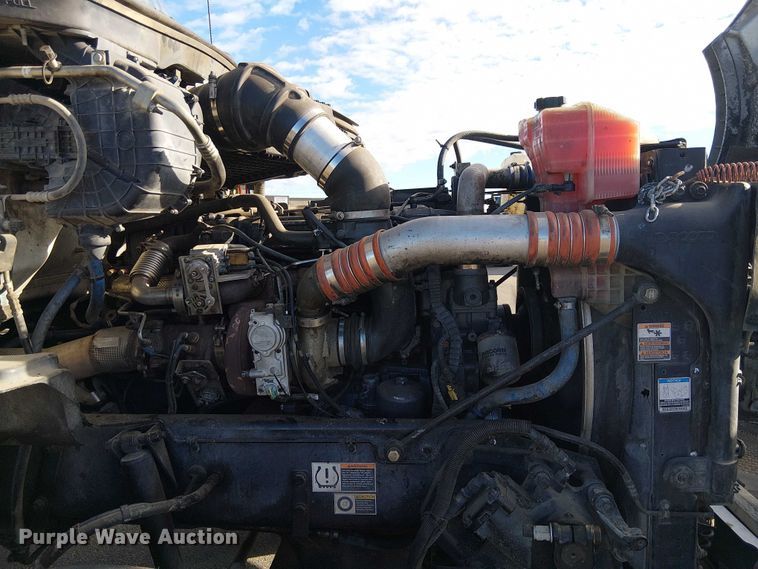 image for item EU2510 2016 Kenworth T880 dump truck