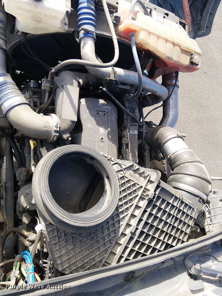 image for item EU2510 2016 Kenworth T880 dump truck