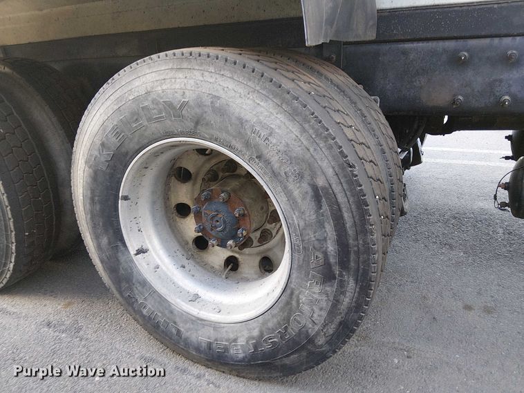 image for item EU2510 2016 Kenworth T880 dump truck