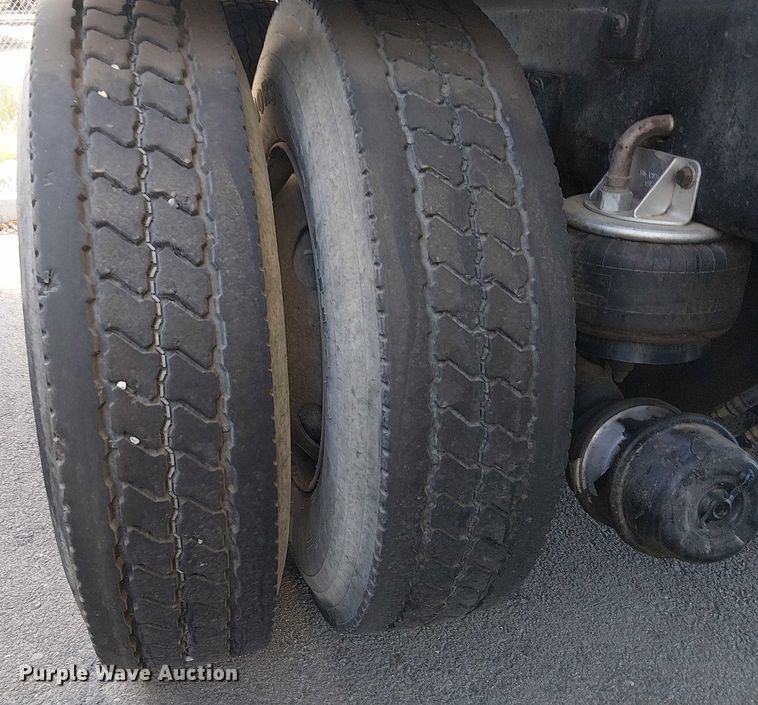 image for item EU2510 2016 Kenworth T880 dump truck