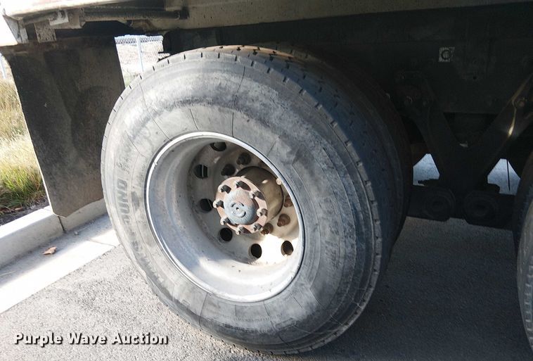 image for item EU2510 2016 Kenworth T880 dump truck