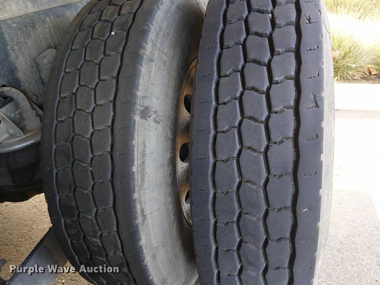 image for item EU2510 2016 Kenworth T880 dump truck