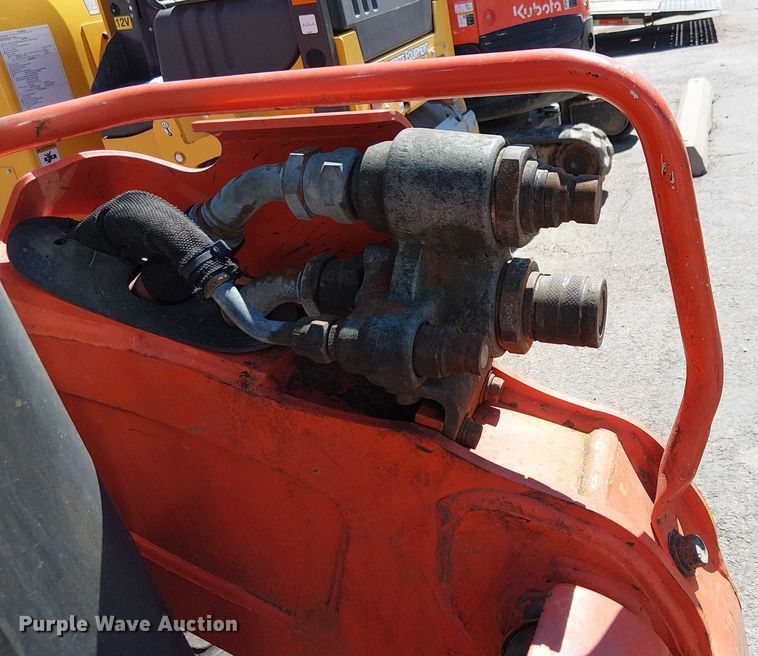 image for item EU2551 2020 Kubota SSV65 skid steer loader