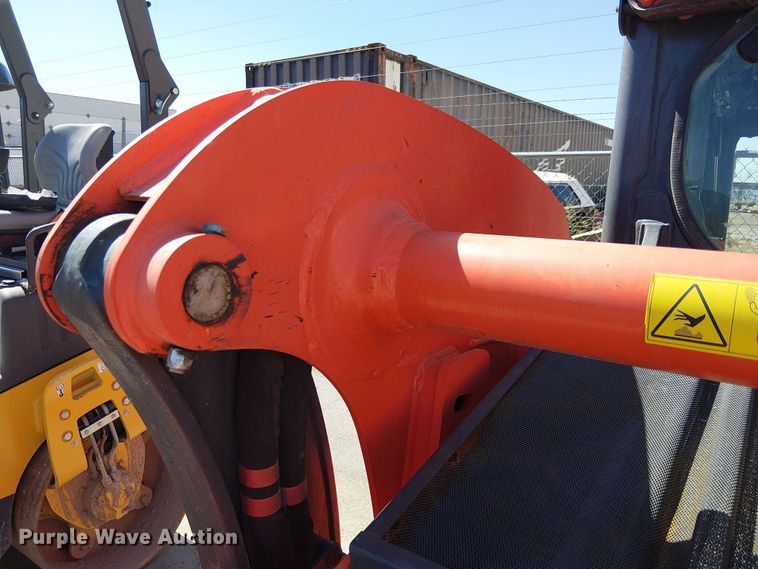 image for item EU2551 2020 Kubota SSV65 skid steer loader