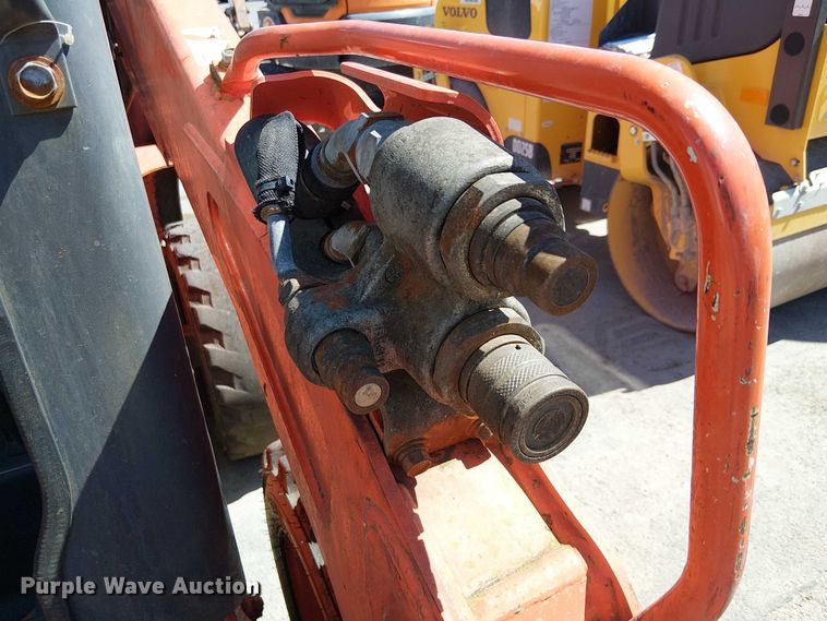 image for item EU2551 2020 Kubota SSV65 skid steer loader