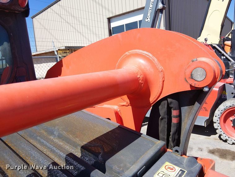 image for item EU2551 2020 Kubota SSV65 skid steer loader