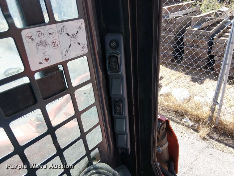 image for item EU2551 2020 Kubota SSV65 skid steer loader