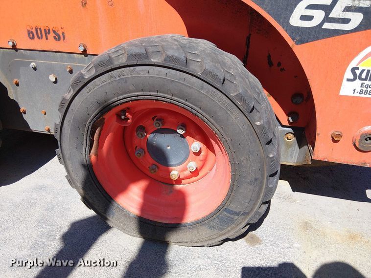 image for item EU2551 2020 Kubota SSV65 skid steer loader