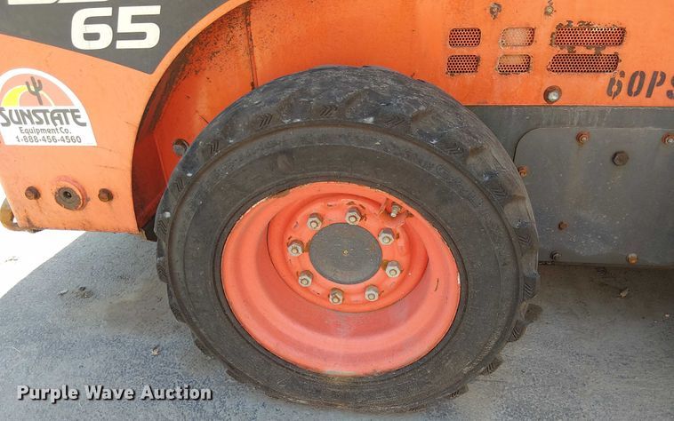 image for item EU2551 2020 Kubota SSV65 skid steer loader