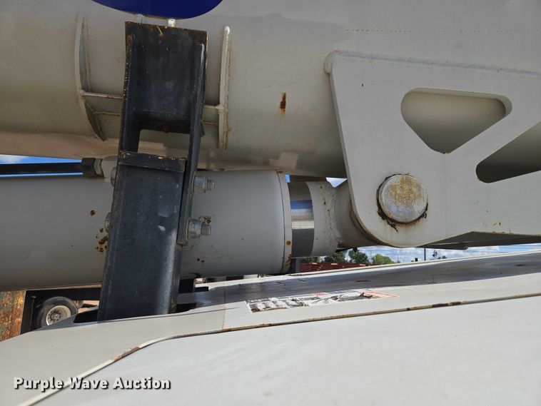 image for item EU3702 2005 Link-Belt HTT8690 crane