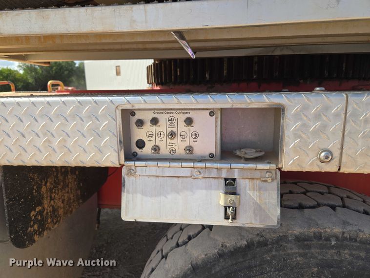 image for item EU3702 2005 Link-Belt HTT8690 crane