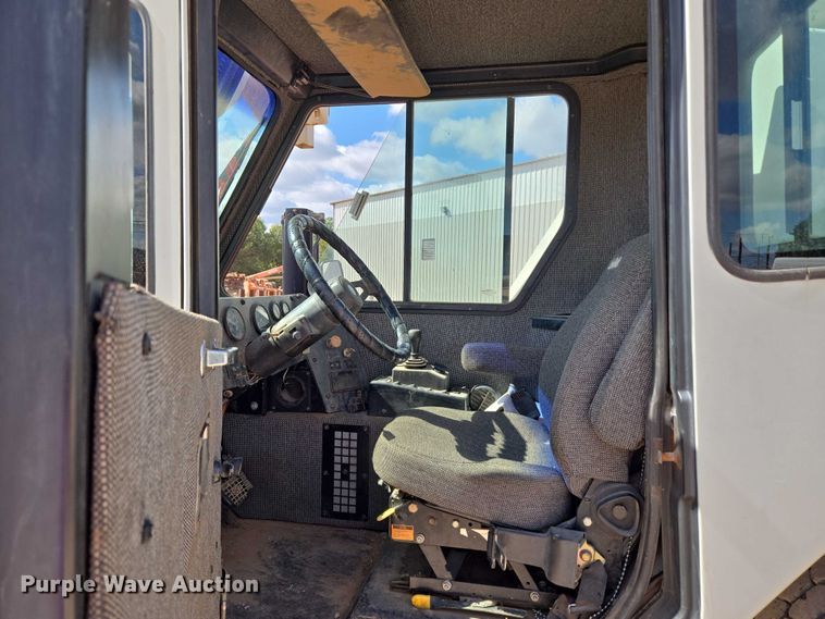 image for item EU3702 2005 Link-Belt HTT8690 crane