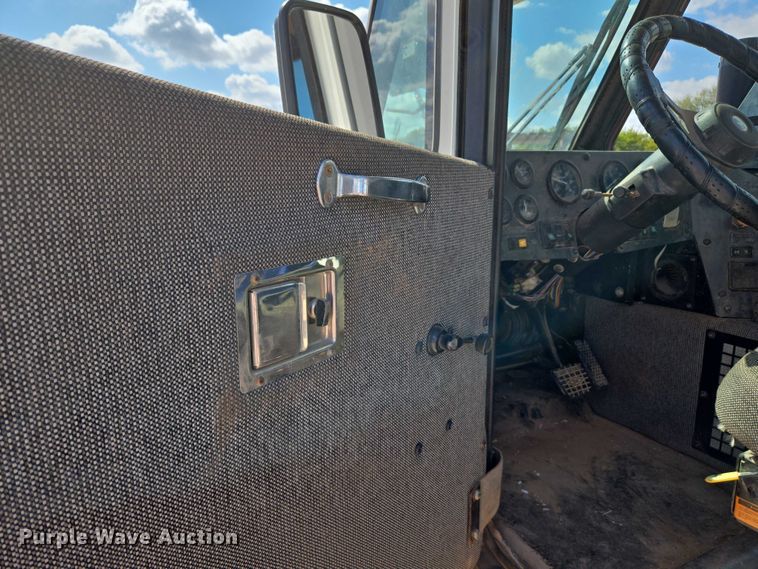 image for item EU3702 2005 Link-Belt HTT8690 crane