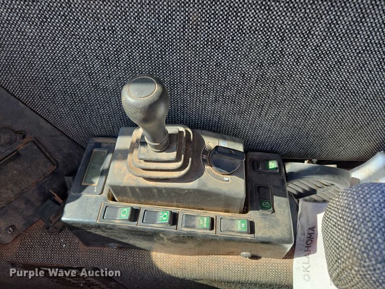 image for item EU3702 2005 Link-Belt HTT8690 crane