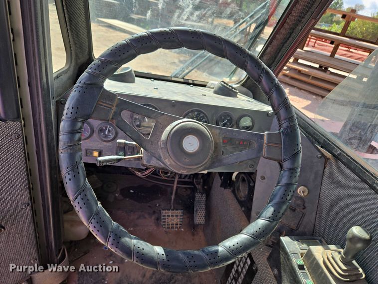 image for item EU3702 2005 Link-Belt HTT8690 crane