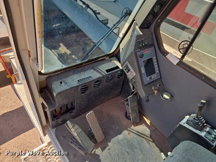 image for item EU3702 2005 Link-Belt HTT8690 crane