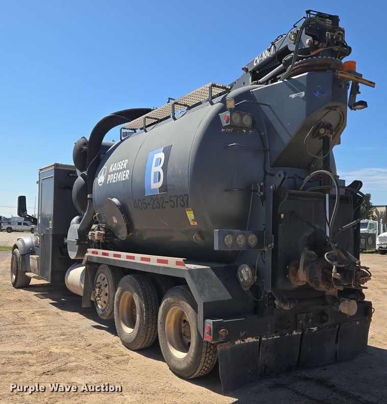 image for item EU3757 2017 Peterbilt 567 vacuum truck