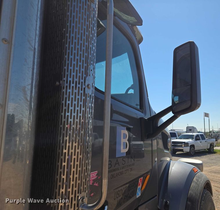 image for item EU3757 2017 Peterbilt 567 vacuum truck