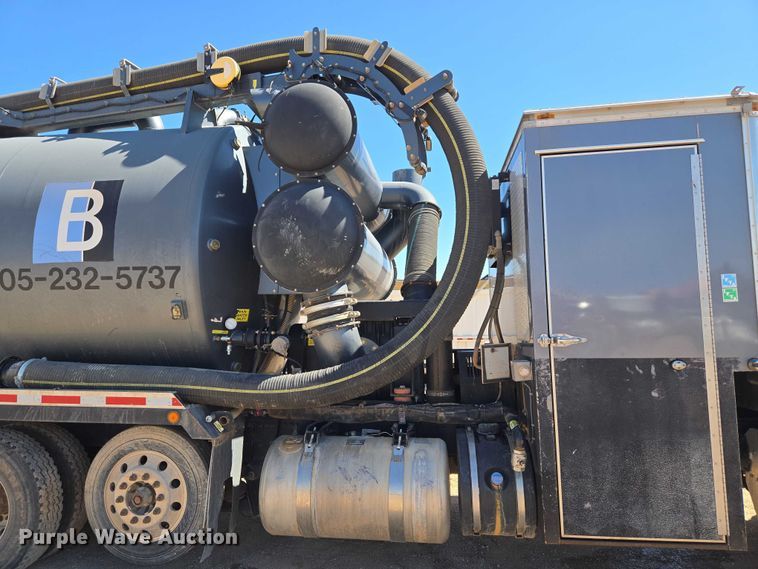 image for item EU3757 2017 Peterbilt 567 vacuum truck