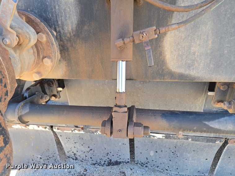 image for item EU3757 2017 Peterbilt 567 vacuum truck